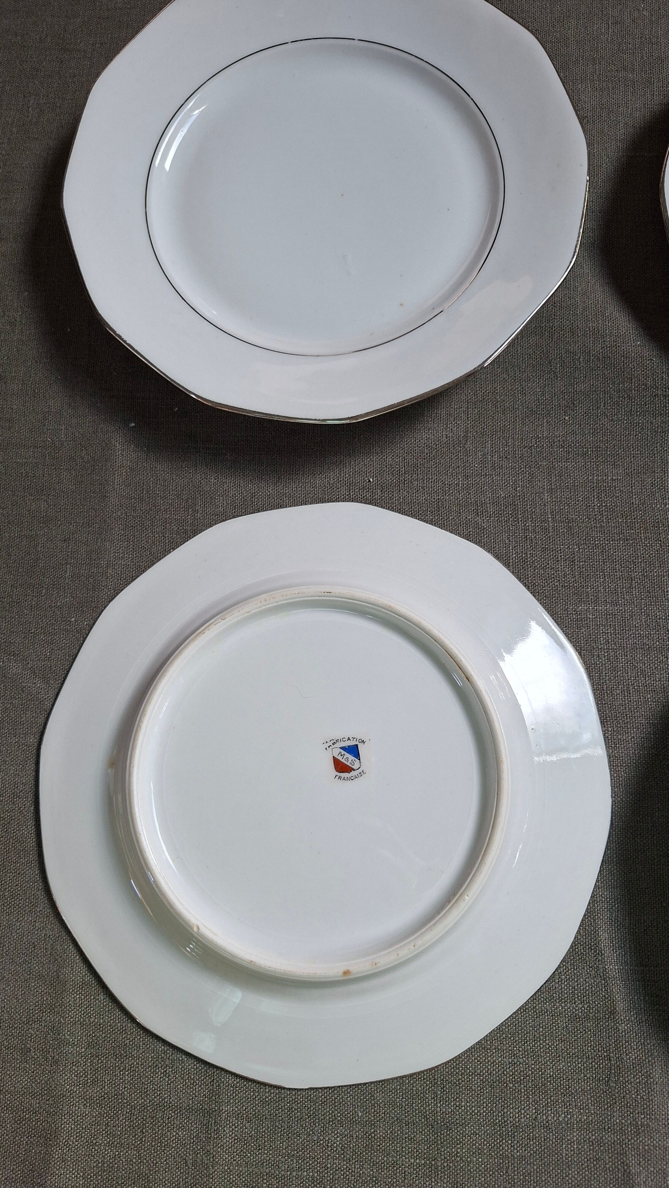 4 dessert plates