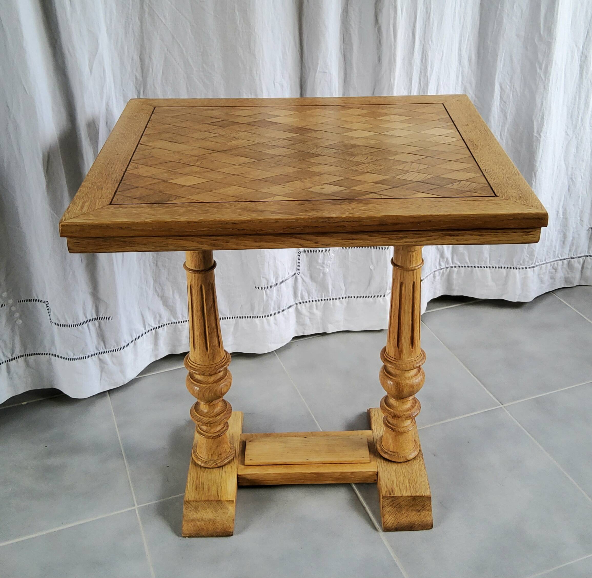 Coffee table/pedestal table