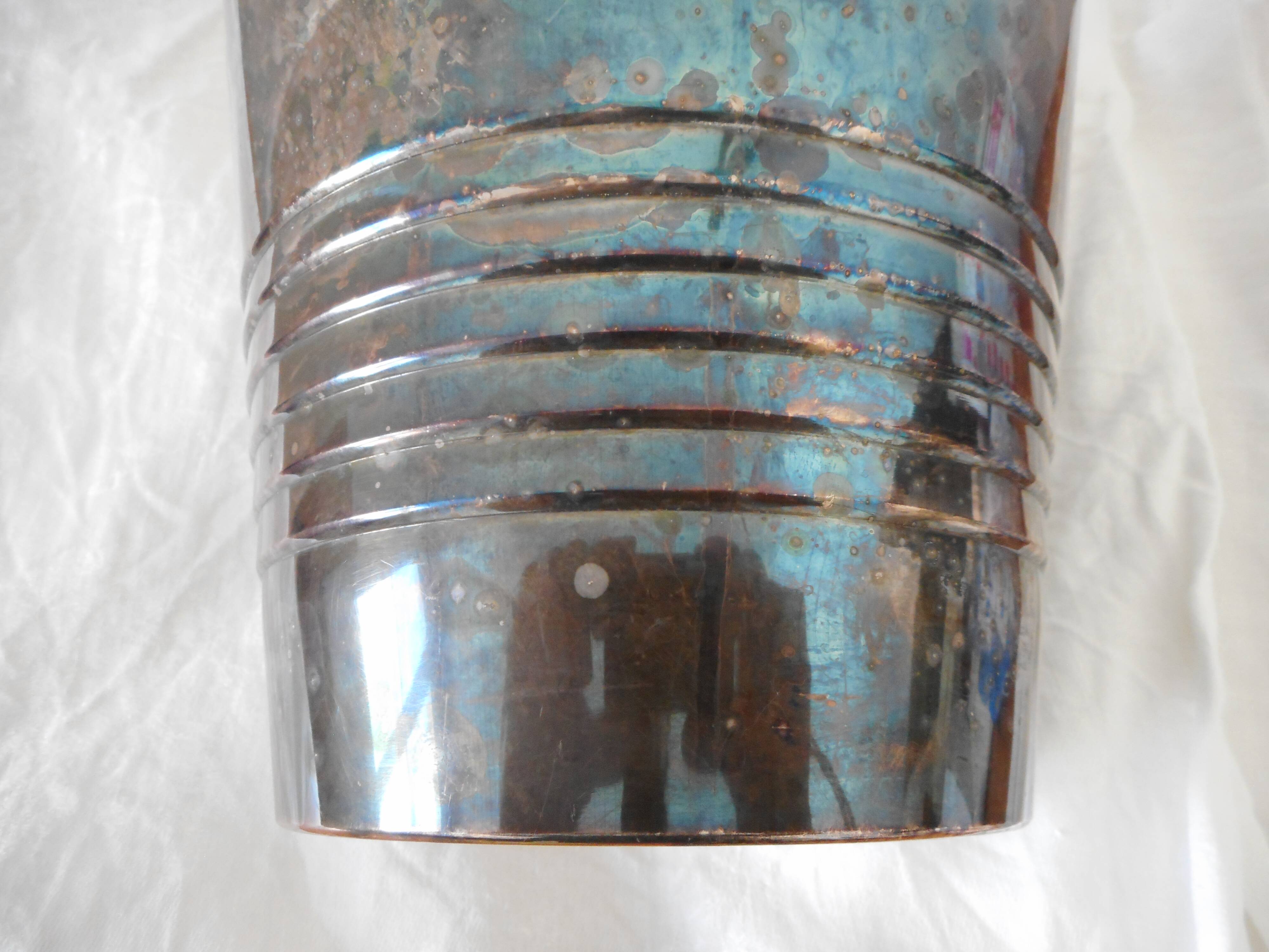 Silver metal champagne bucket