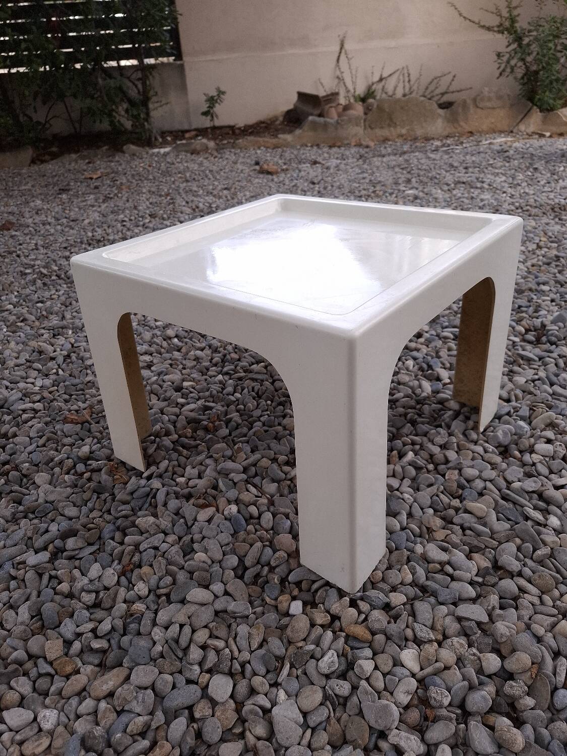Vintage 70'S fiberglass coffee table