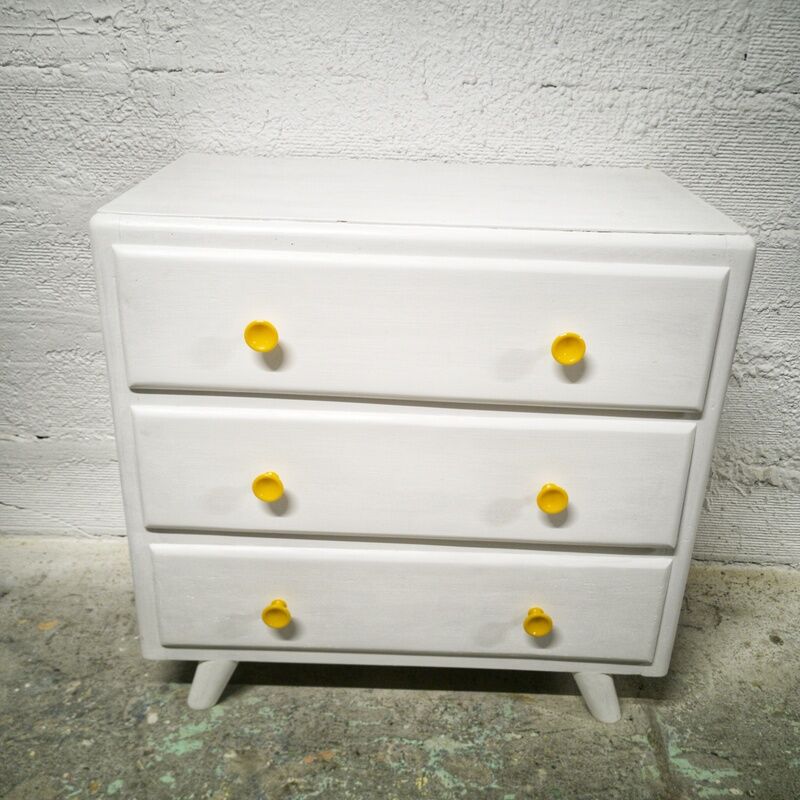 Vintage 3 drawer chest of drawers