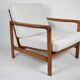 Fauteuil bouclé original, vintage, restauré, blanc, teck
