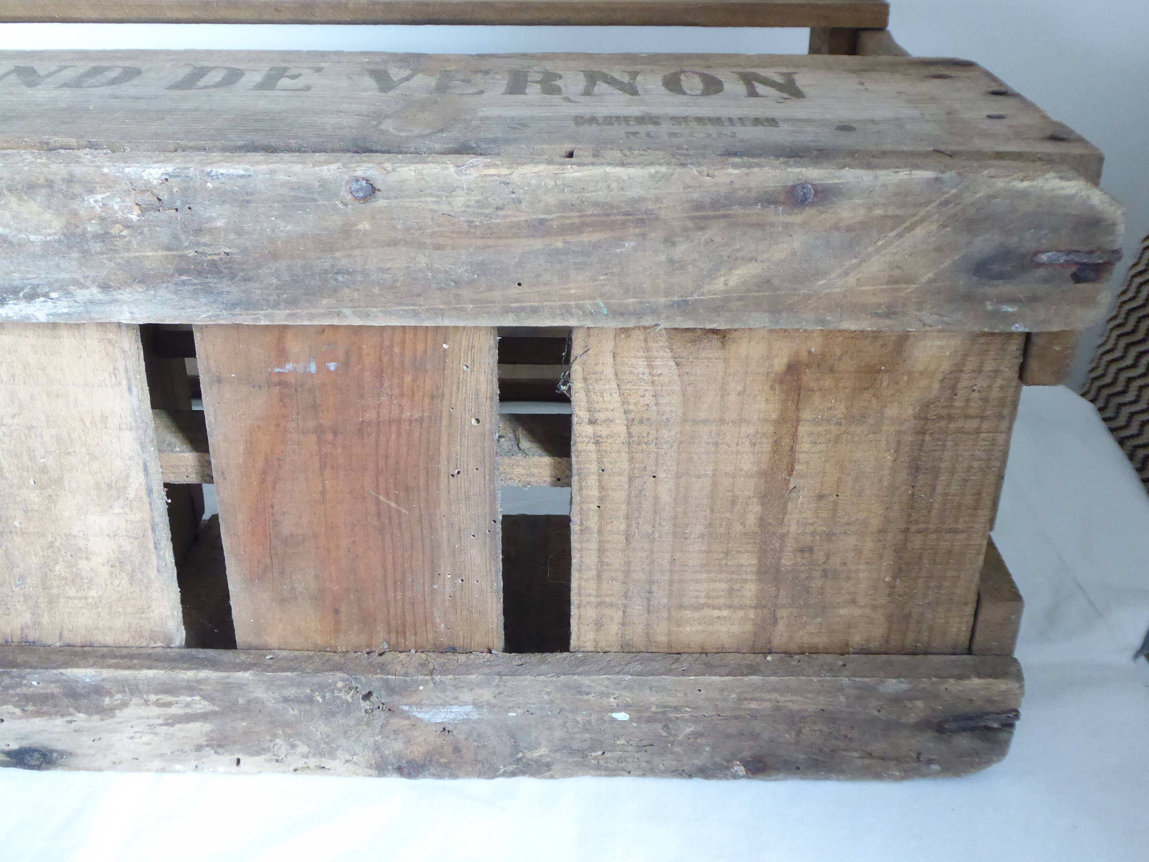 Wooden bottle locker