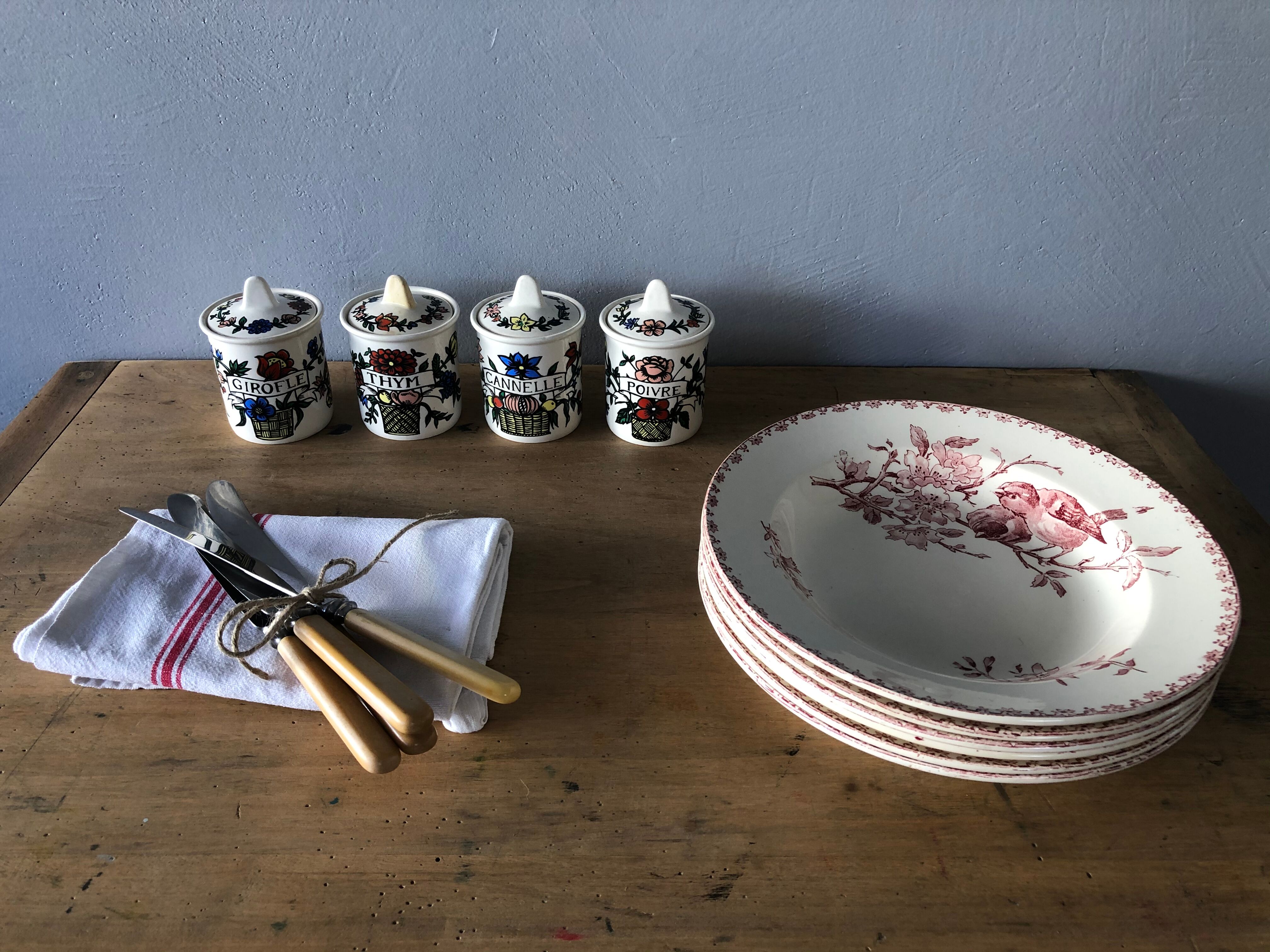 Set of 4 spice pots in earthenware