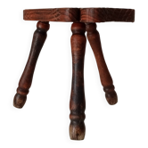 Tabouret tripode brutaliste espagnol en bois sculpté massif