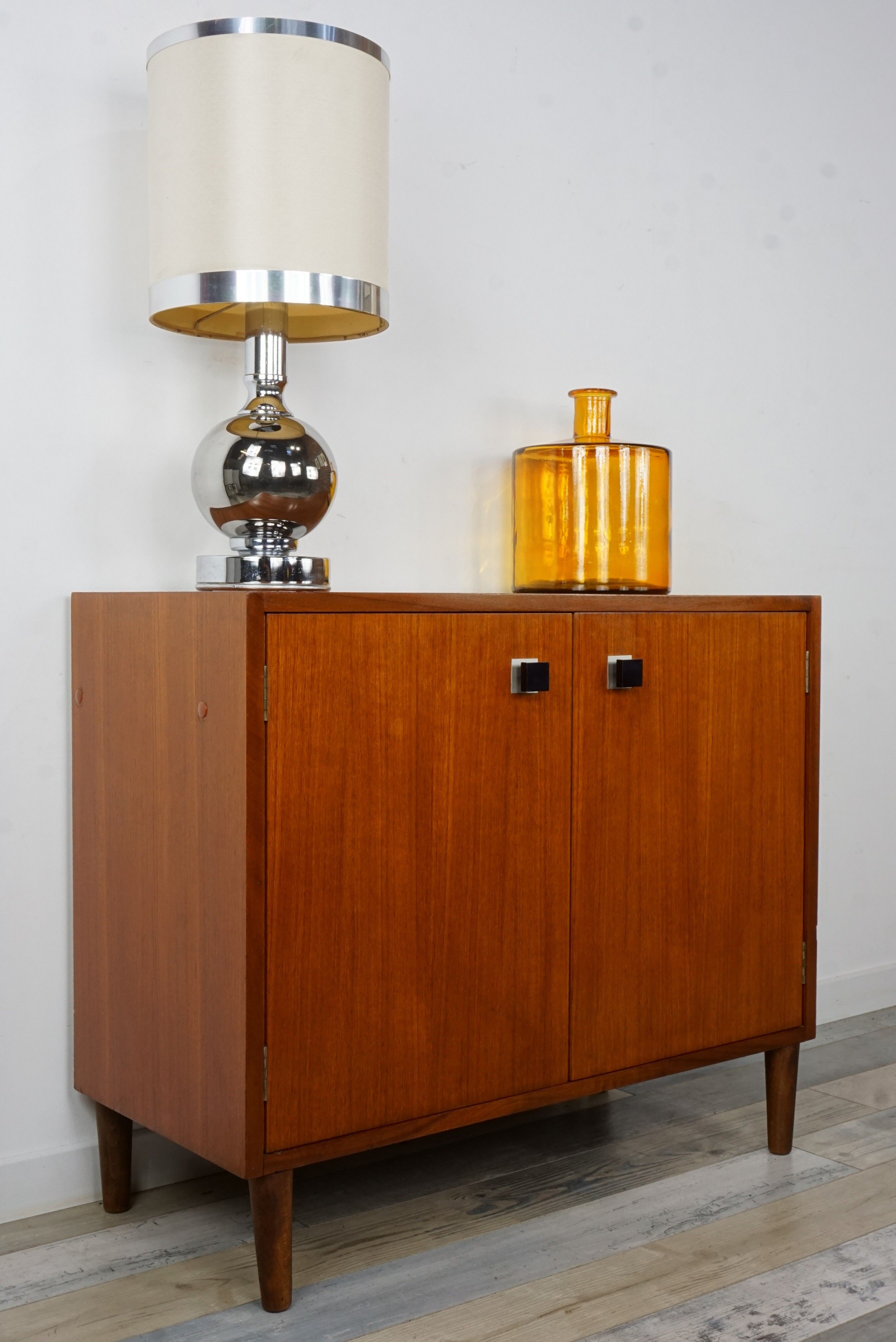Cabinet teak design 50-60 years