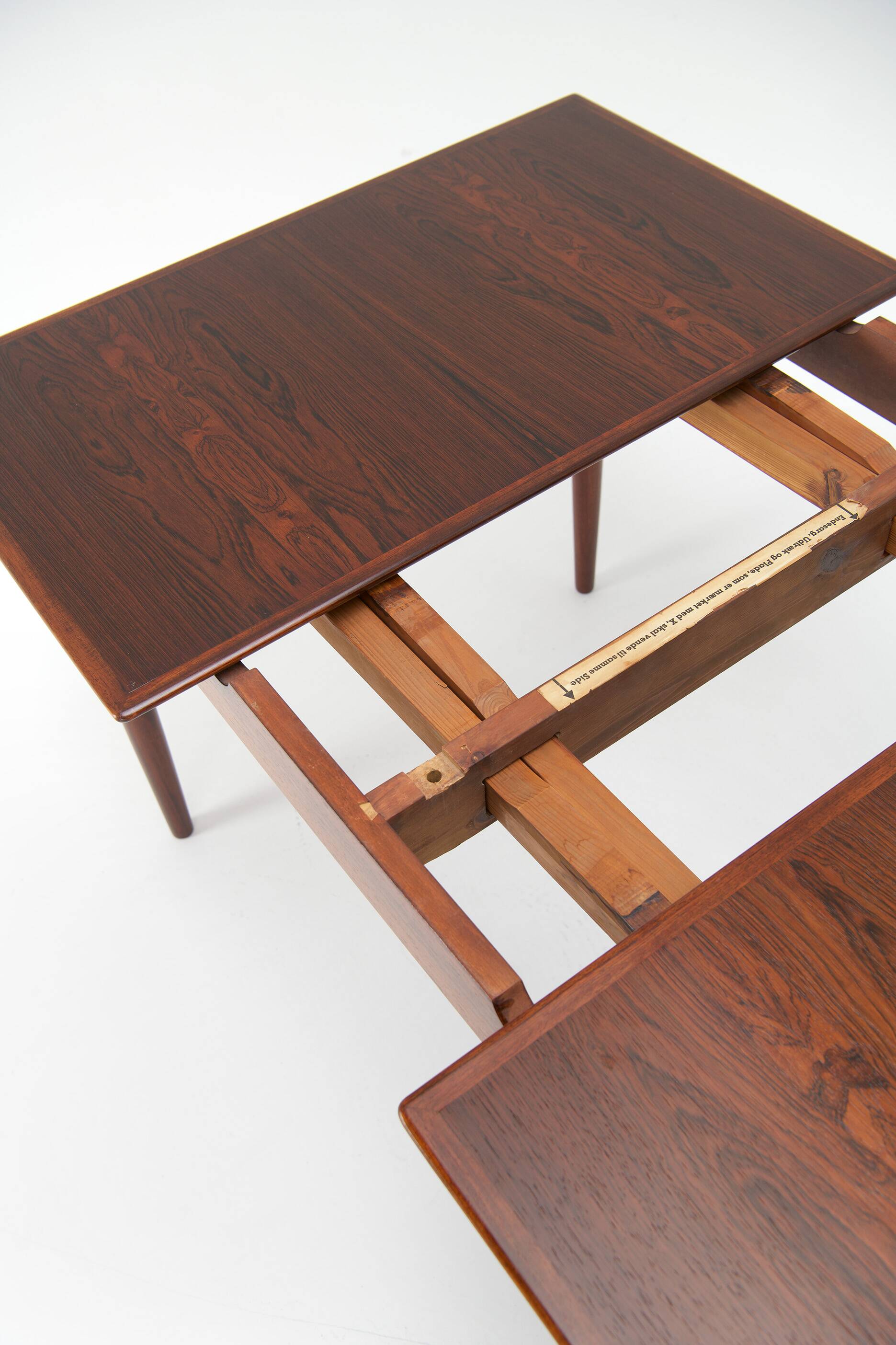 Model 54 extentable dining table - Gunni Omann