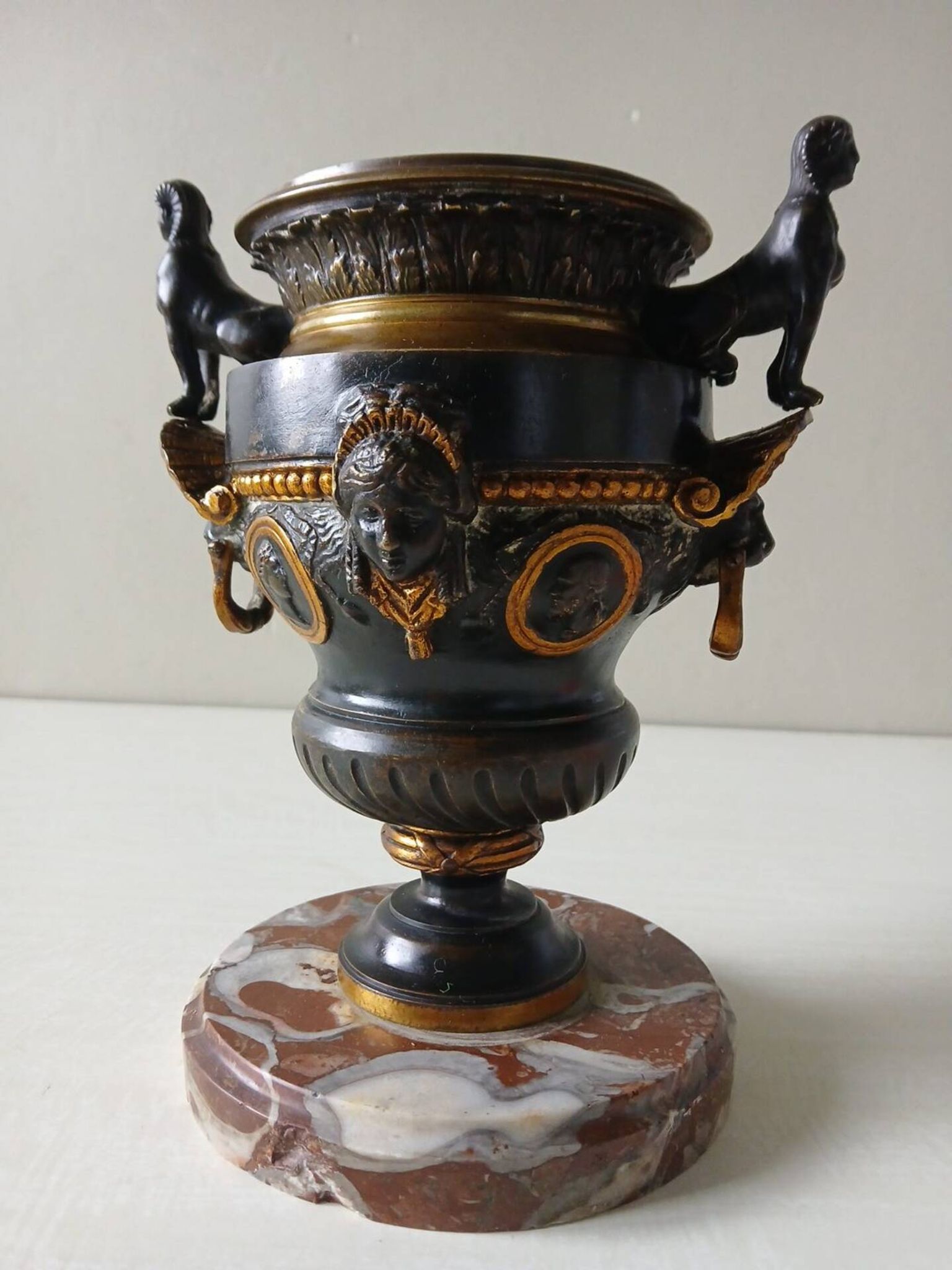 Ancient Médicis vase in gilded bronze with sphinxes – Napoleon III 19th century