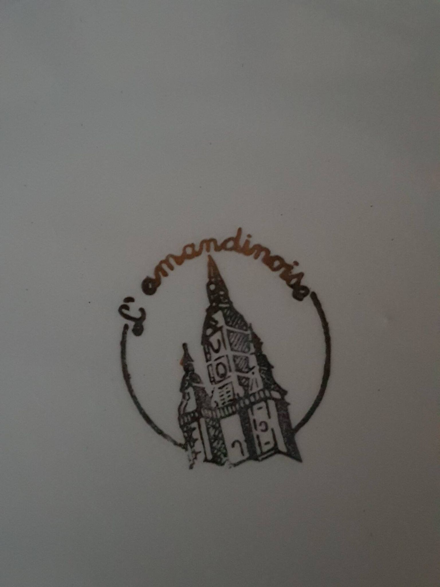 Plat de service rond l'Amandinoise