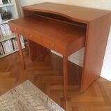 Design desk in Miss Cherry