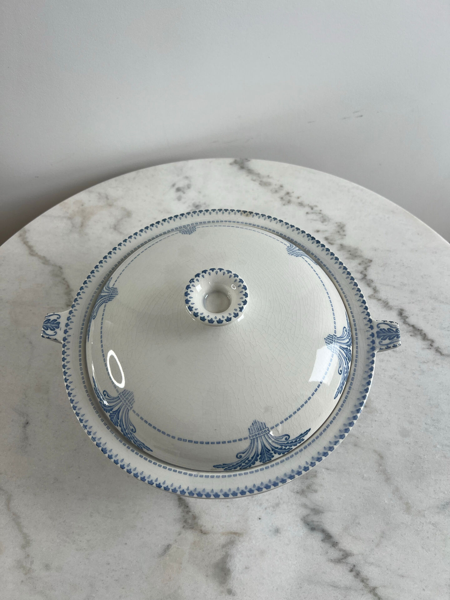 Soup tureen in earthenware Creil and Montereau Labrador pattern