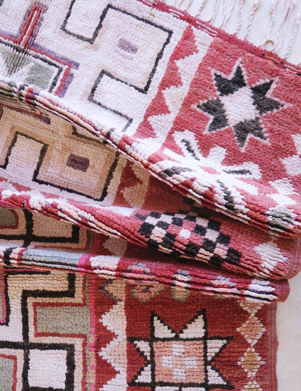 Antique Earth Red Rug - 225 x 162 cm