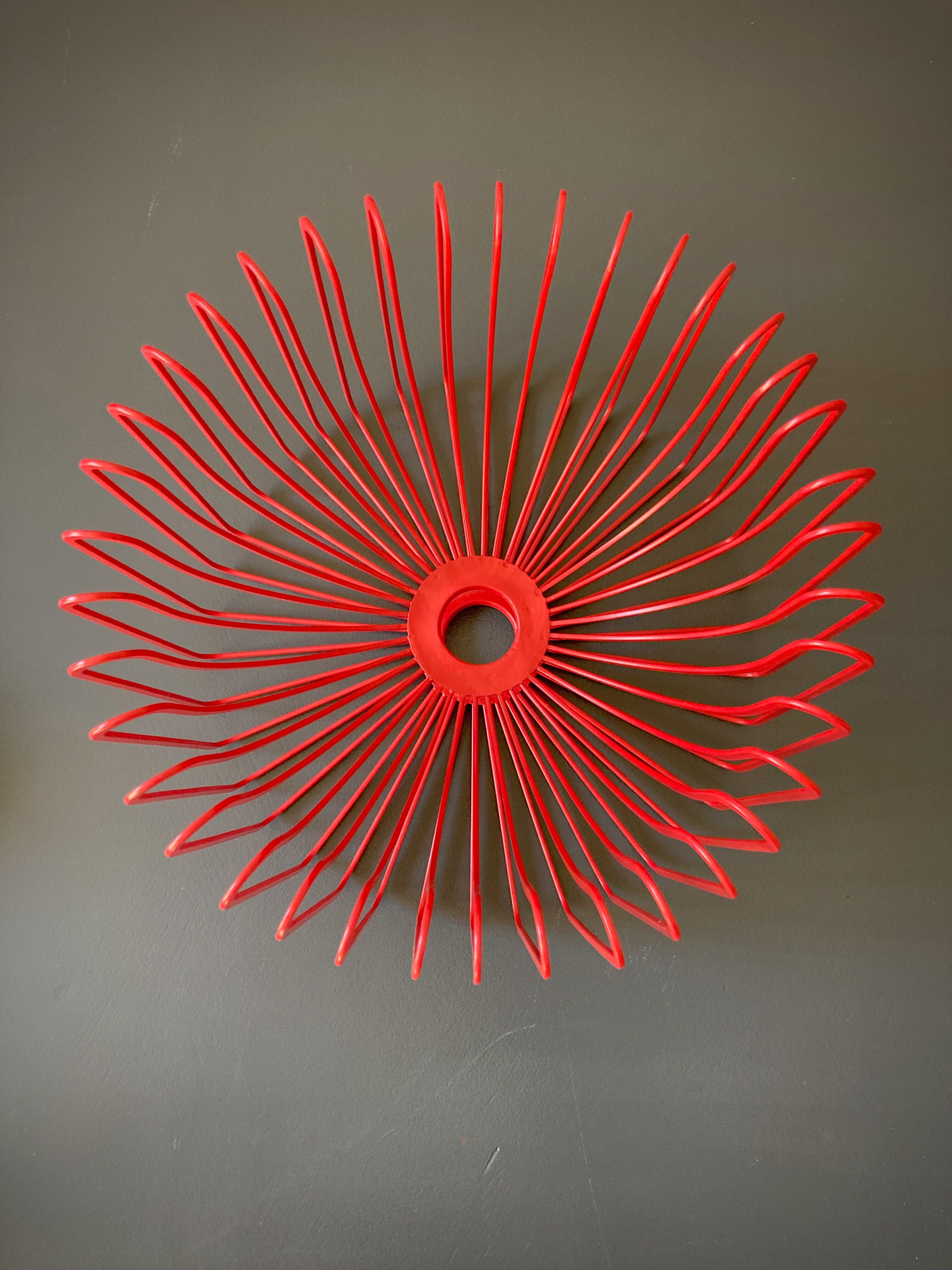 Coupe à fruit design metal rouge