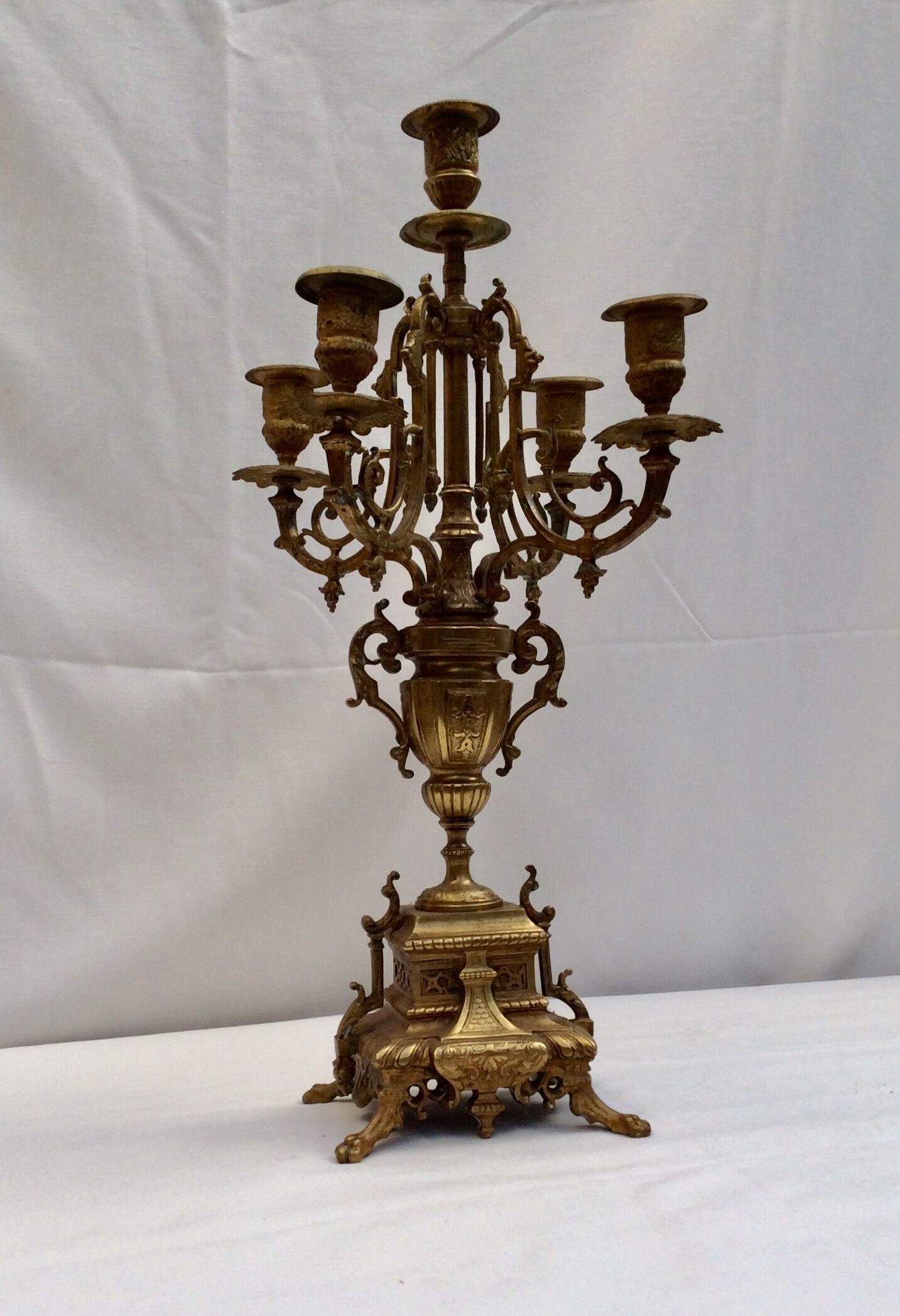 Ancient bronze candelabra 5 branches on a pedestal resting lion legs H-45cm- P-24cm