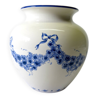 Very pretty Sia Collection vase in very good condition