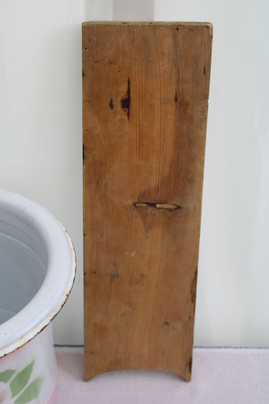 Old washerwoman board