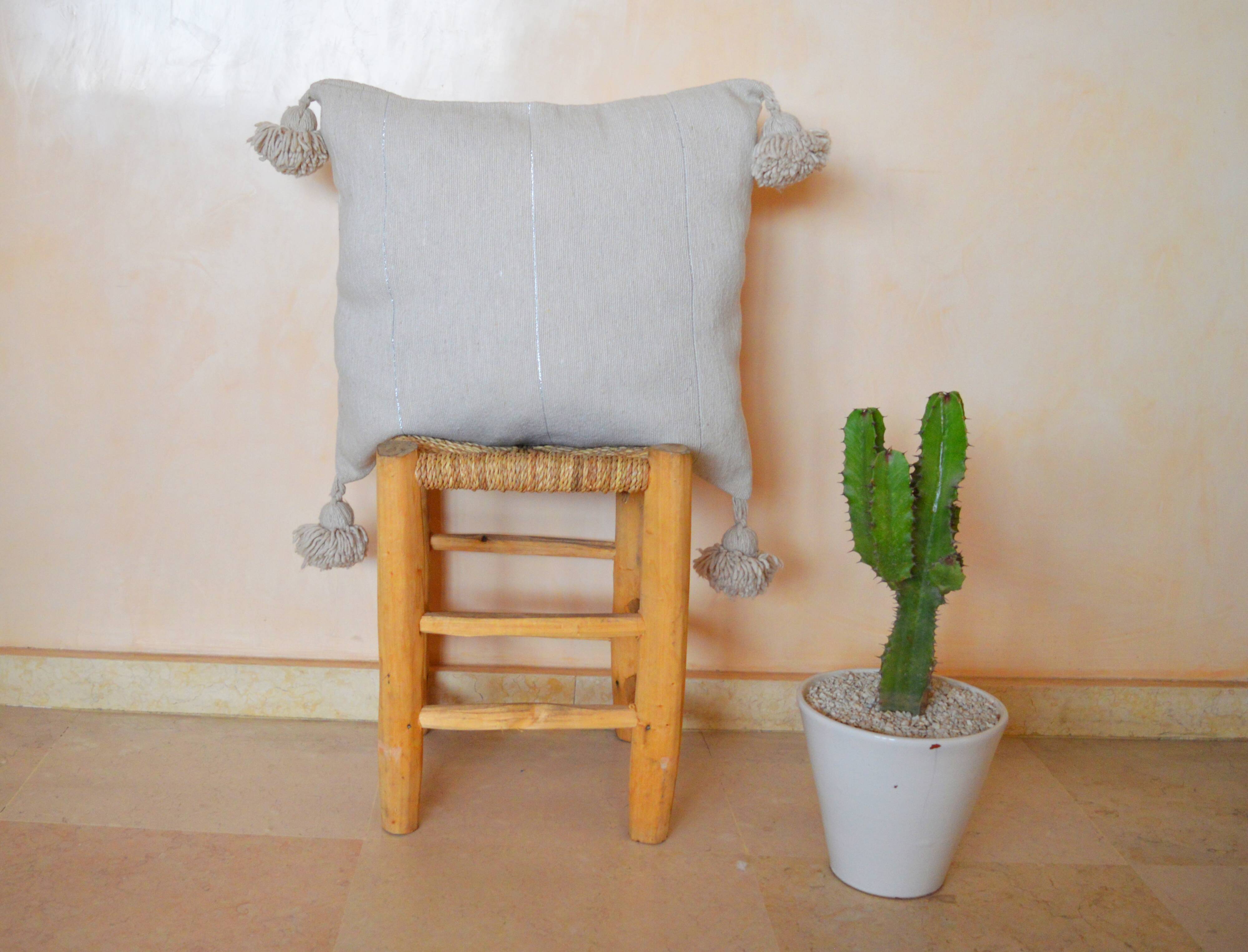 Pillow pompon moroccan white cream 48x48cm