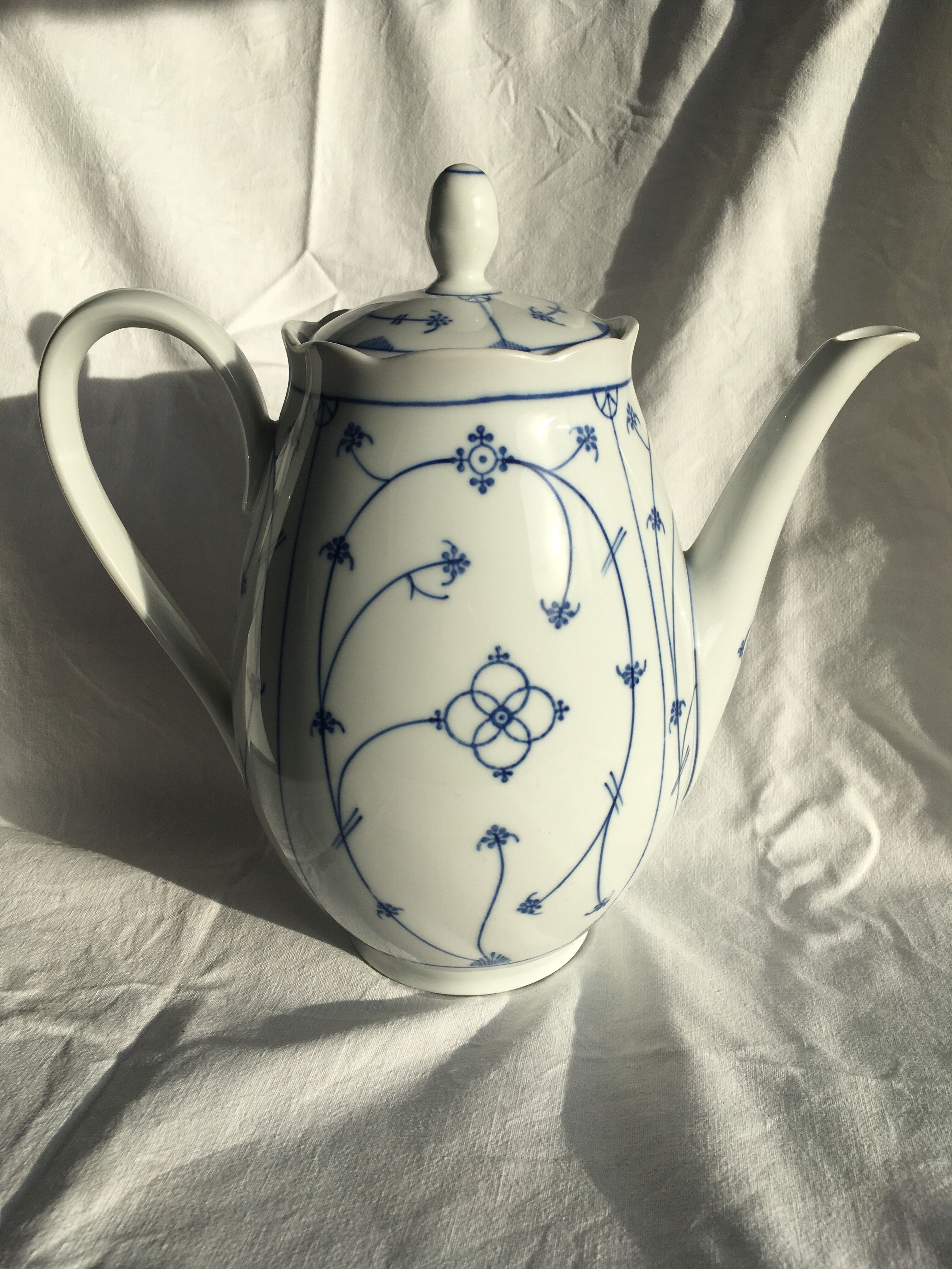 Winterling Bavaria porcelain coffee maker.
