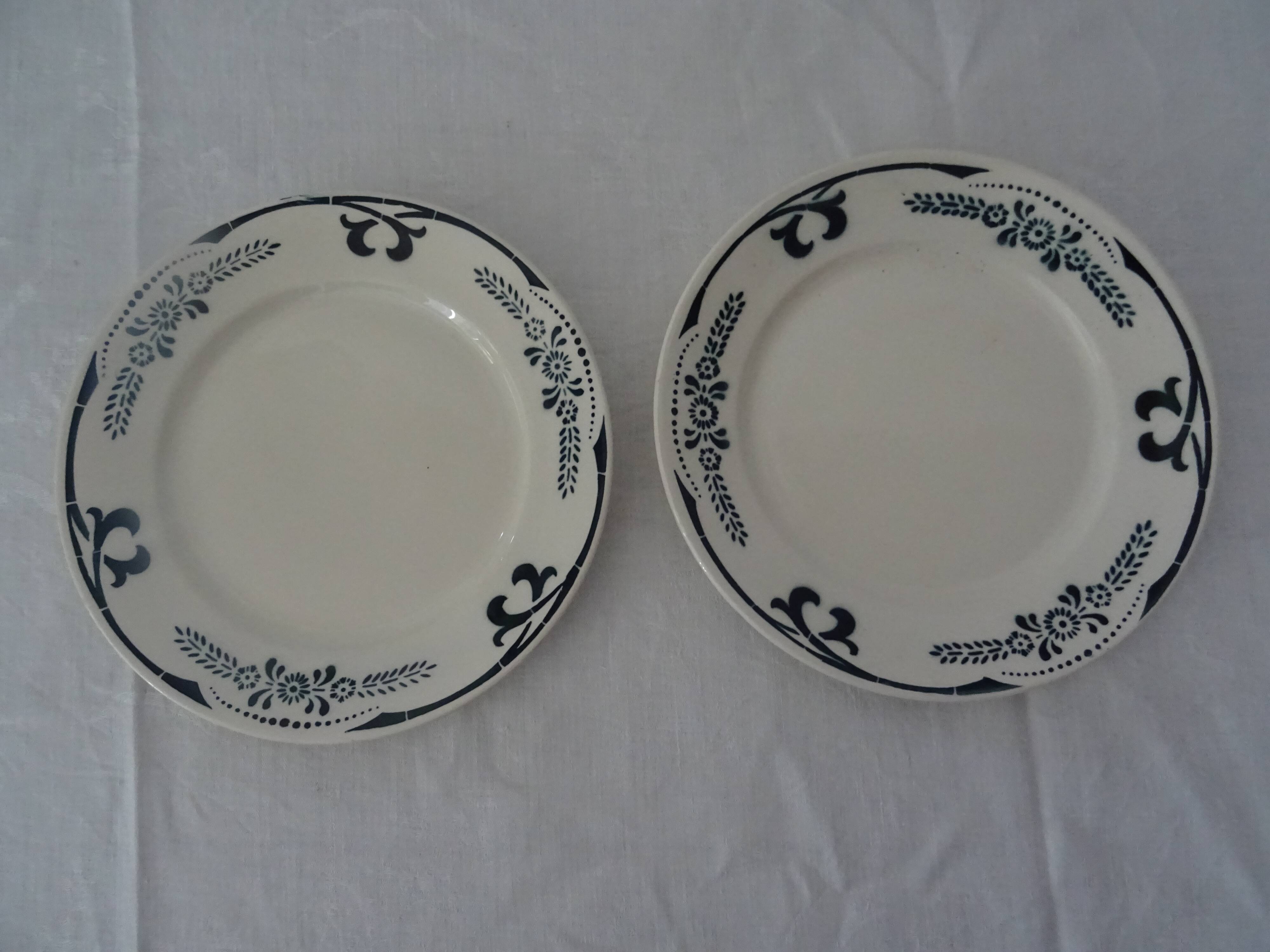 2 Old earthenware dinner plates 2263 Badonviller empire green PARIS