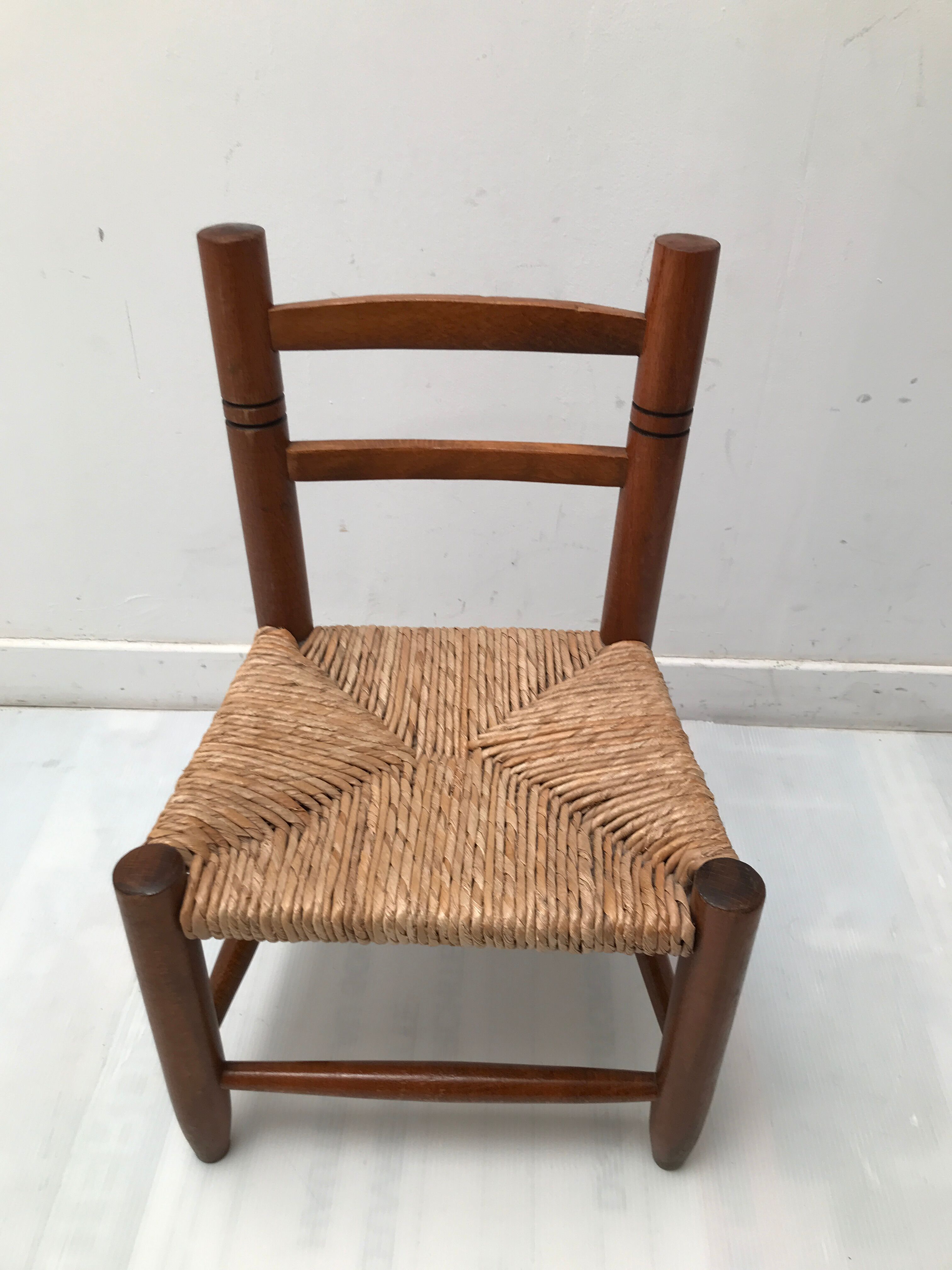 Vintage mulched wooden chair for 70s children
