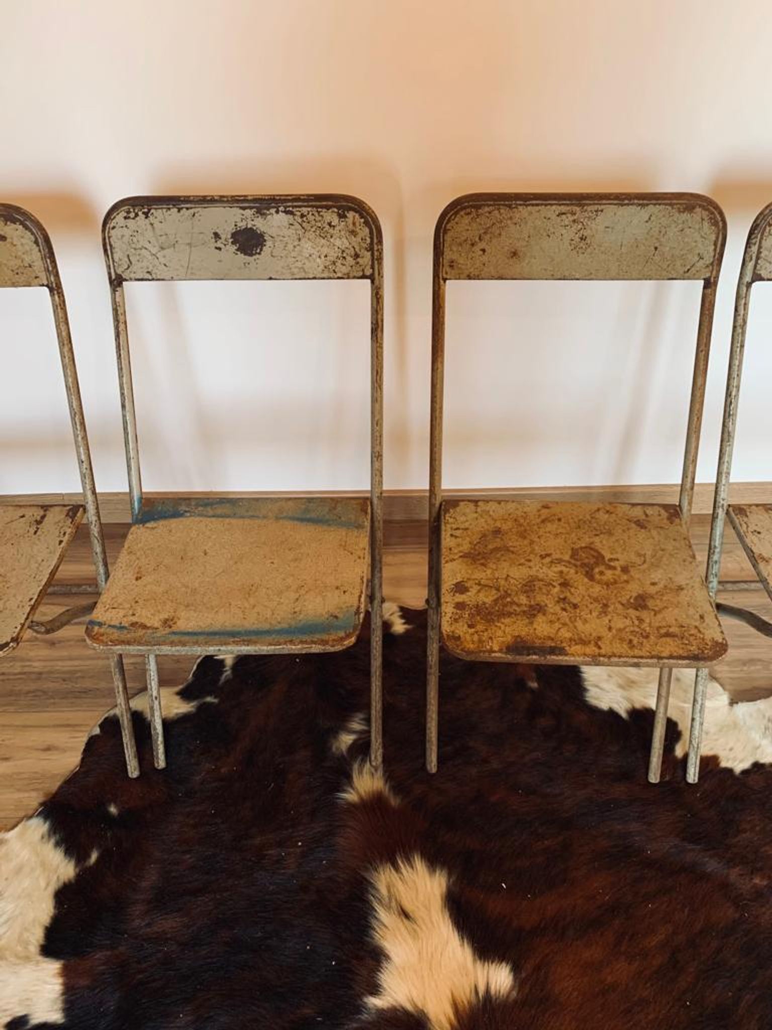 Set of 5 folding metal chairs