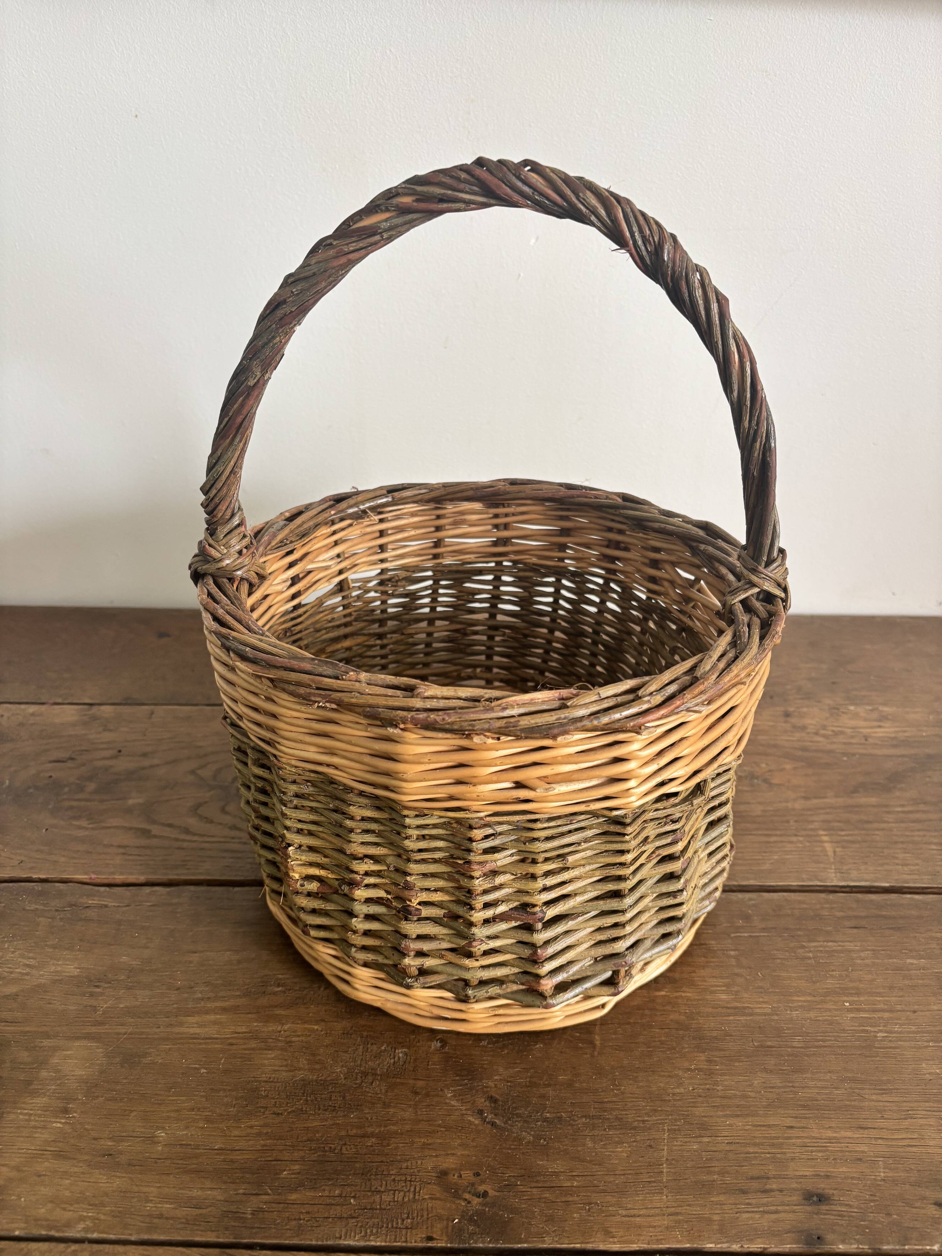 Vintage woven wicker basket, 1950s