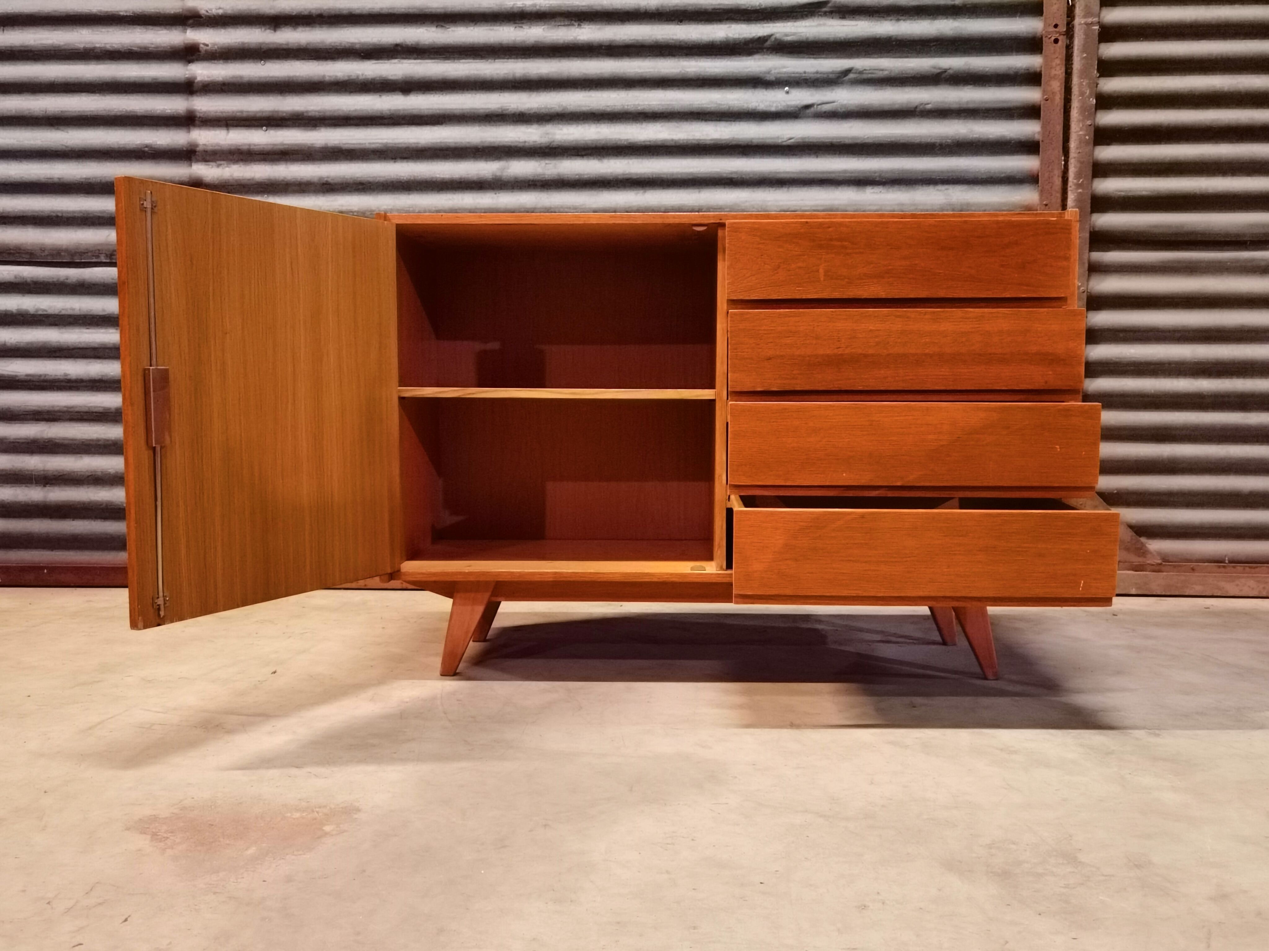 Buffet U 458 par Jiri Jiroutek pour Interier Praha 1960