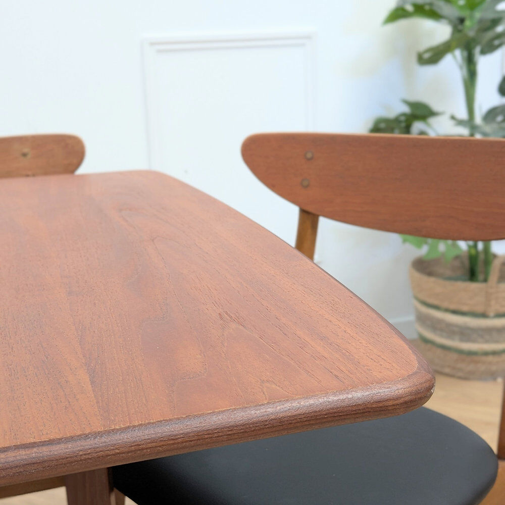 Folding table Gplan