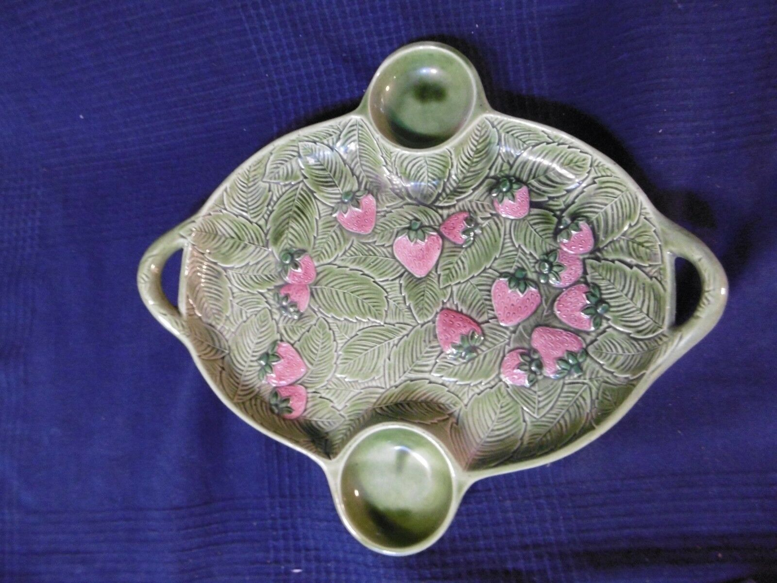Dish plate with aperitif compartment vintage strawberry décor