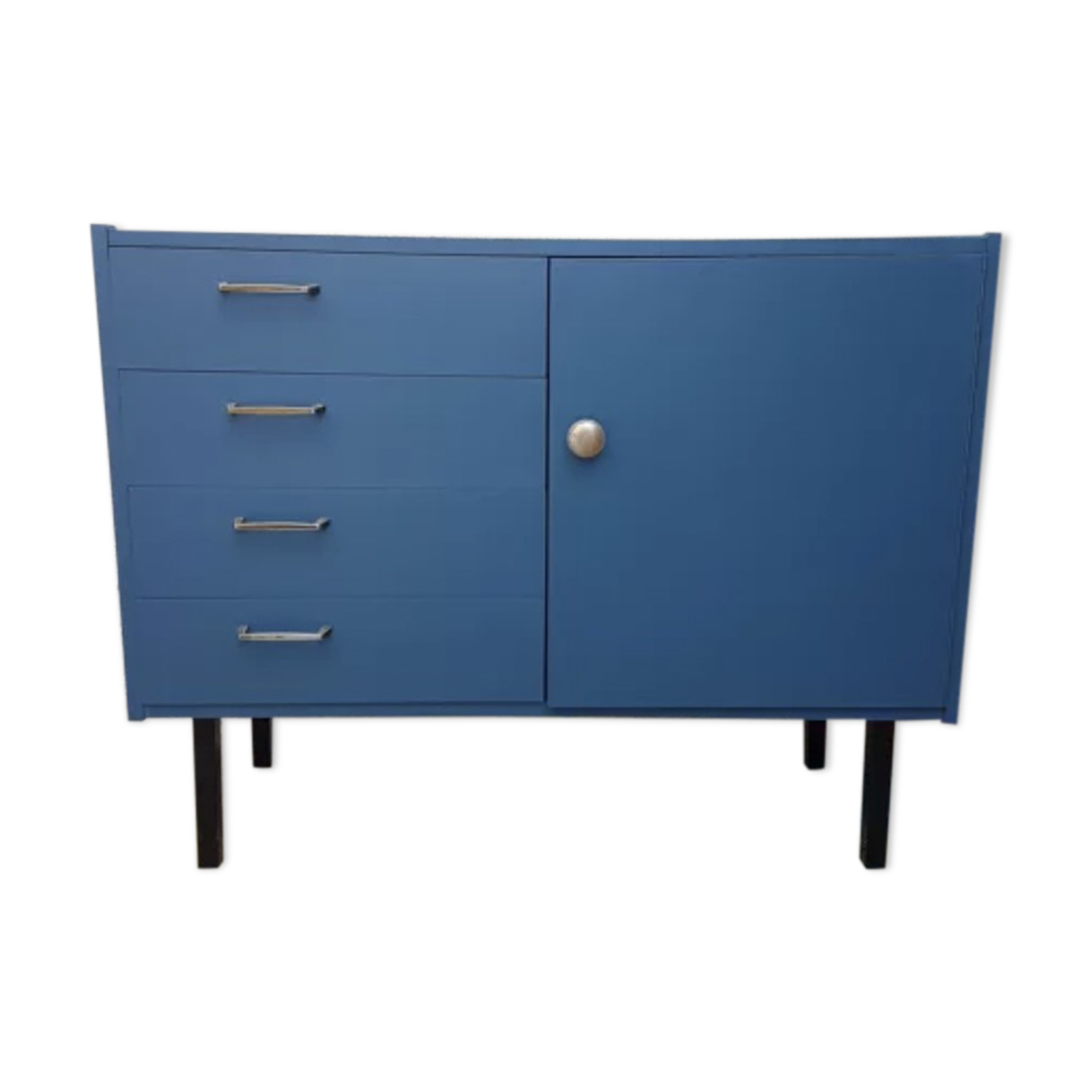 Buffet bleu