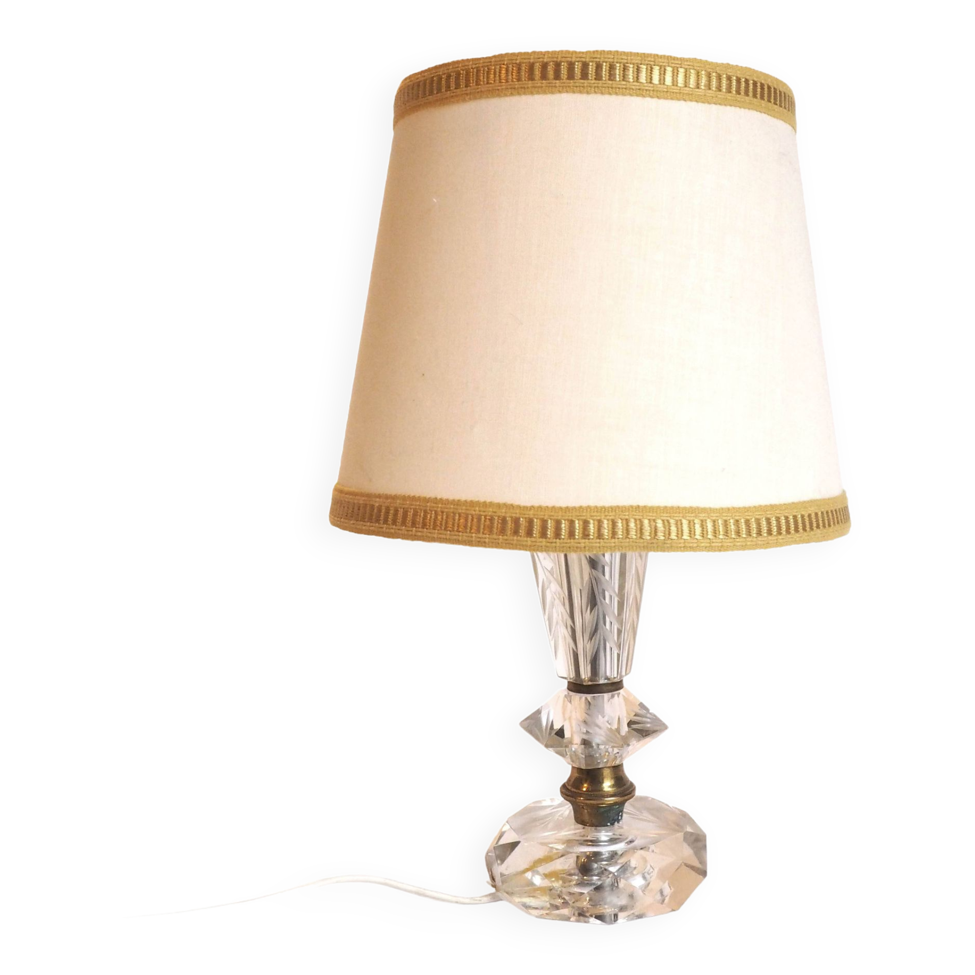 Chiseled crystal foot lamp