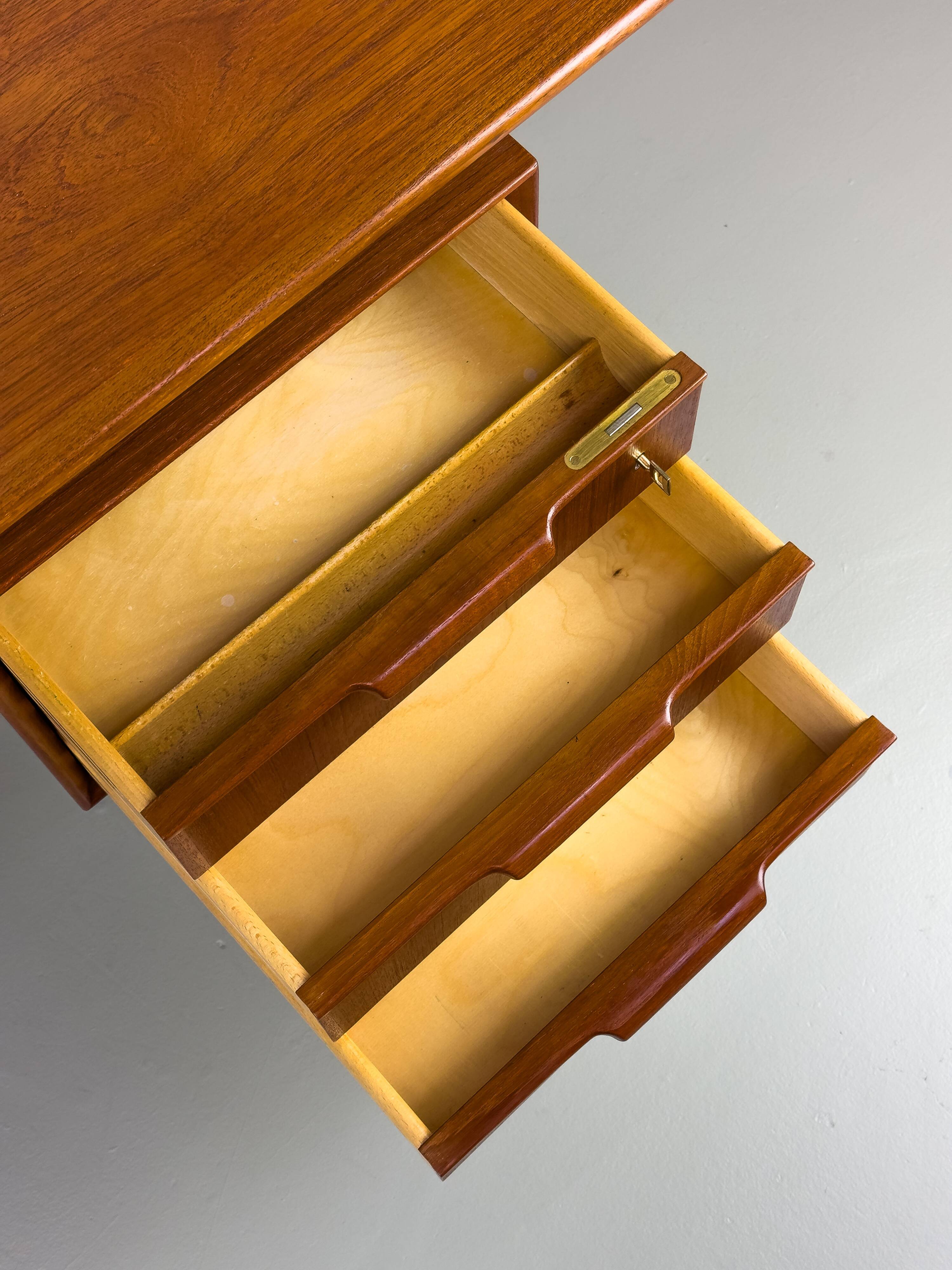 Omann Jun Model 75 Teak Desk, 1960s