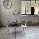 Table basse chrome et carrelage années 50
