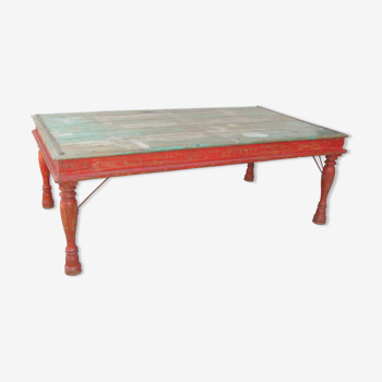 Indian coffee table in green and red lacquered teak