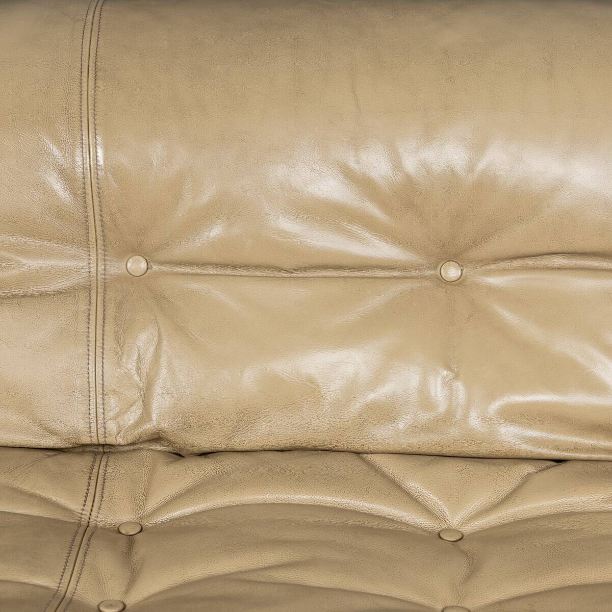 Italian 20thc beige "soriana" leather sofa by tobia scarpa for cassina