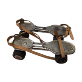 Speed-mark roller skates