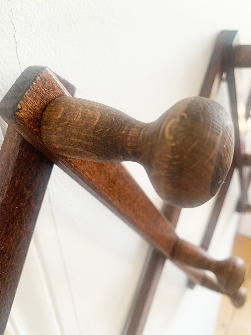 Extendable coat rack