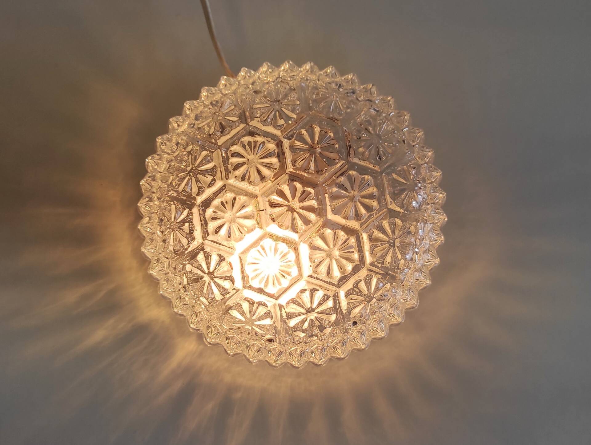 Ceiling light or wall sconce in moulded floral glass - 70s