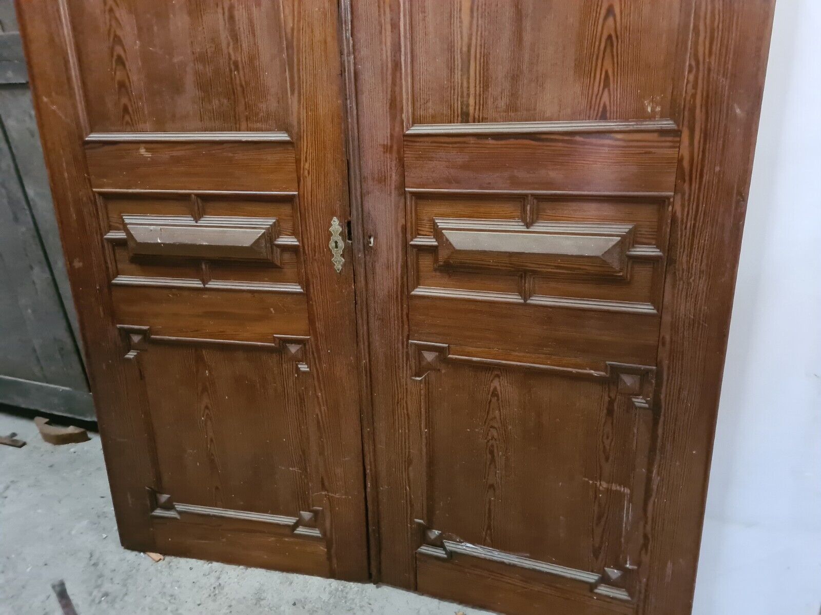 Pitchpin closet doors