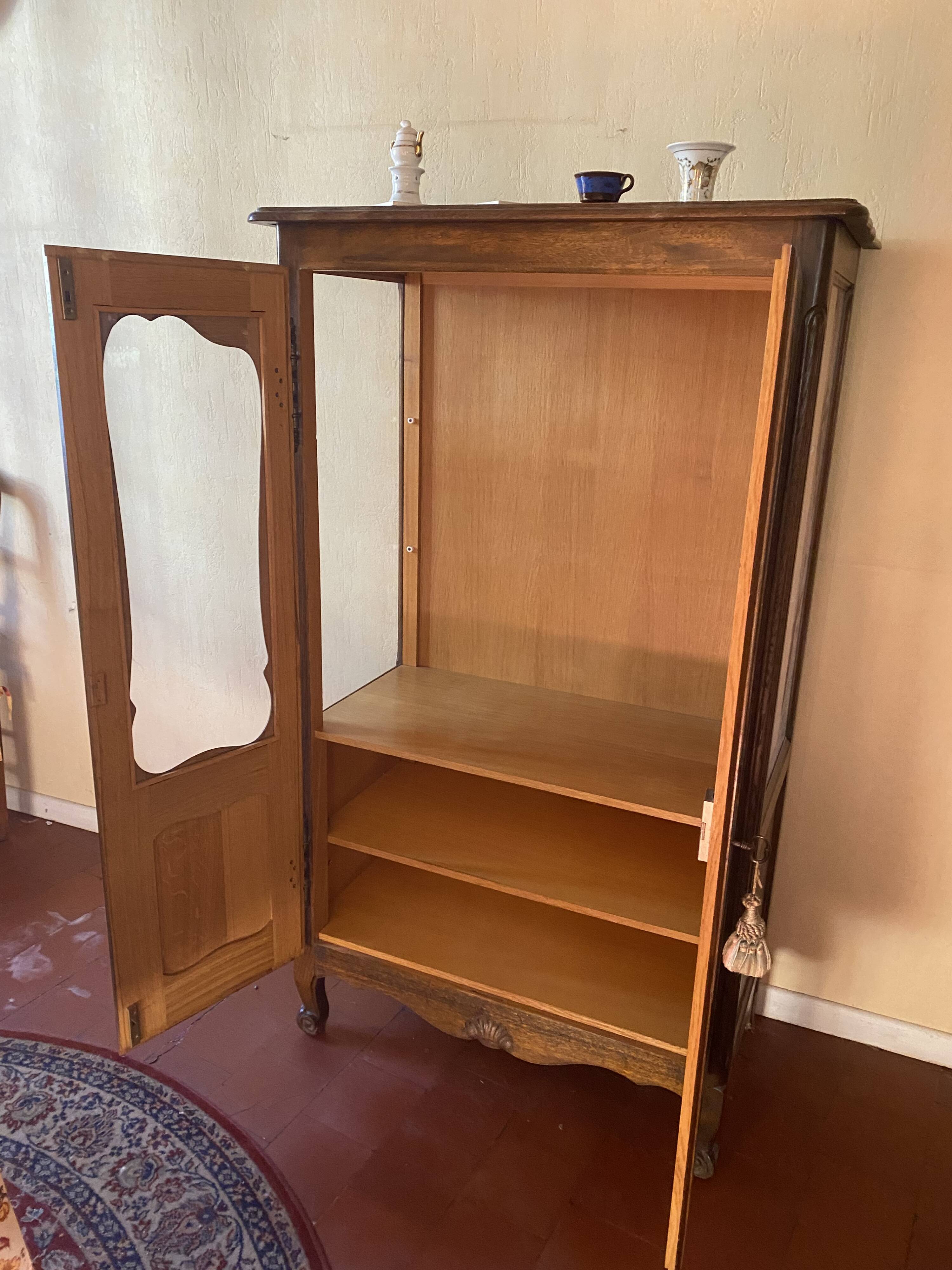 Vintage showcase