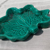 Vallauris leaf-shaped slip cup