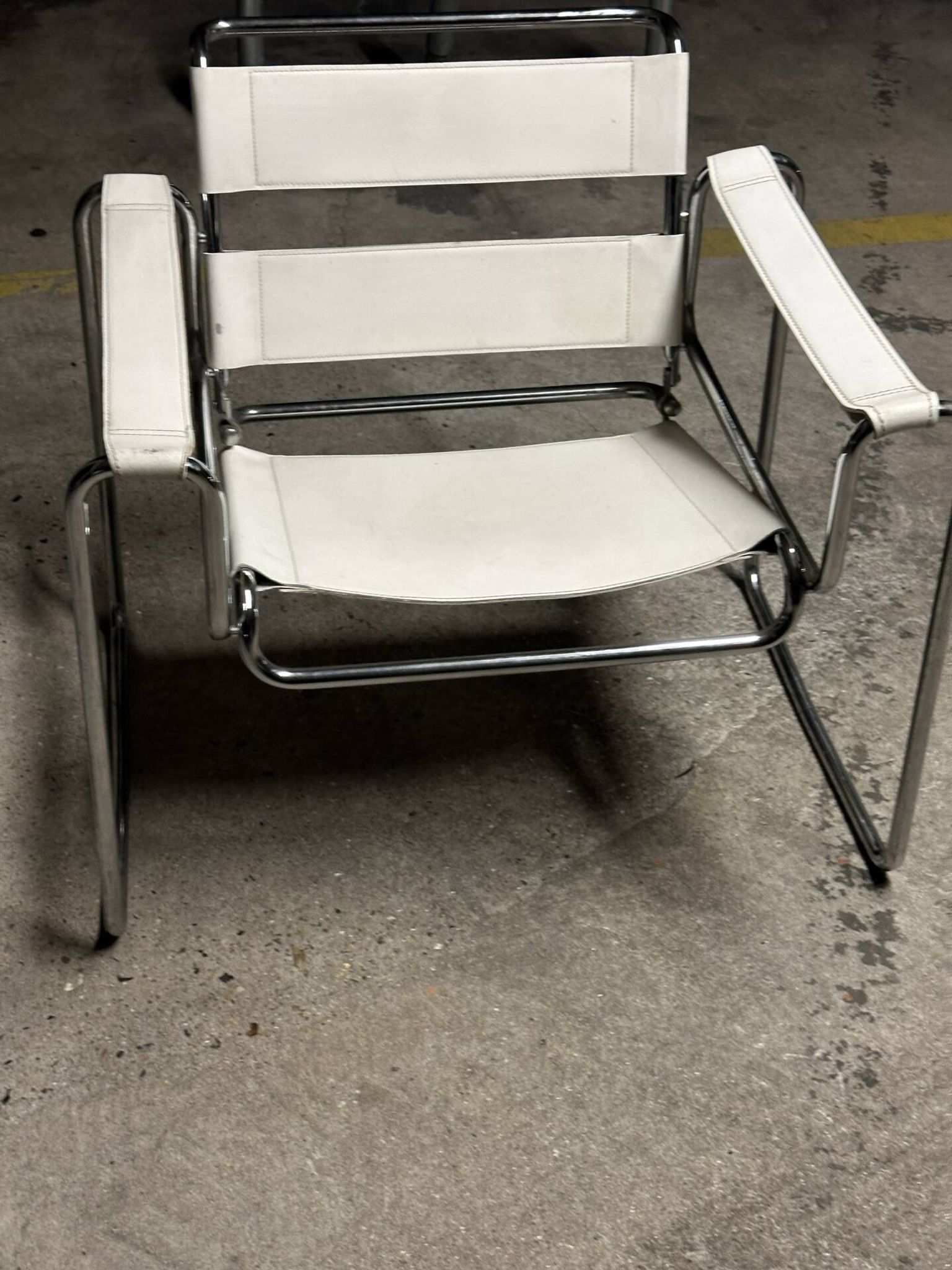Paire de fauteuils style Marcel Breuer