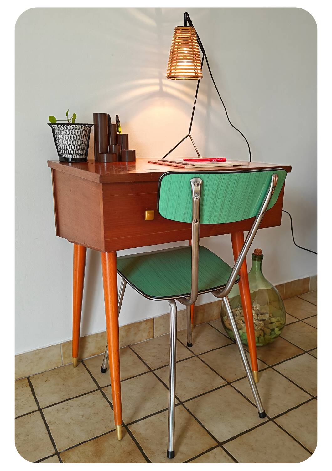 Bureau vintage compact