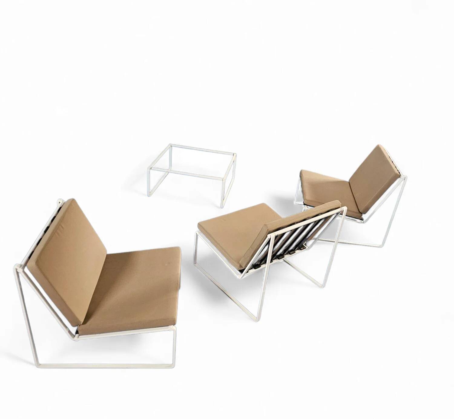 Chaises longues Kho Liang Ie 024 / table basse / Artifort 1962