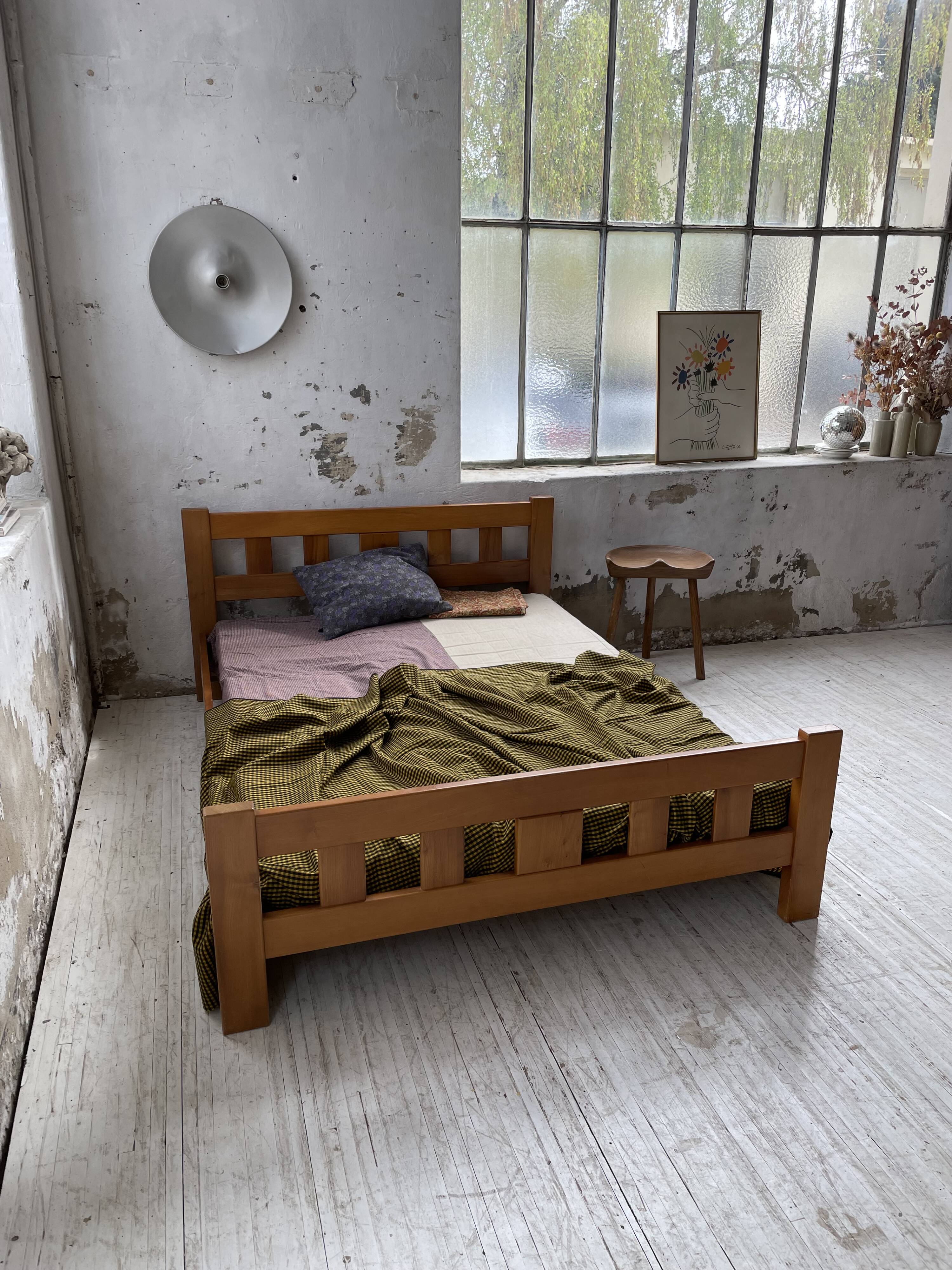 Maison Regain solid double bed 140 cm