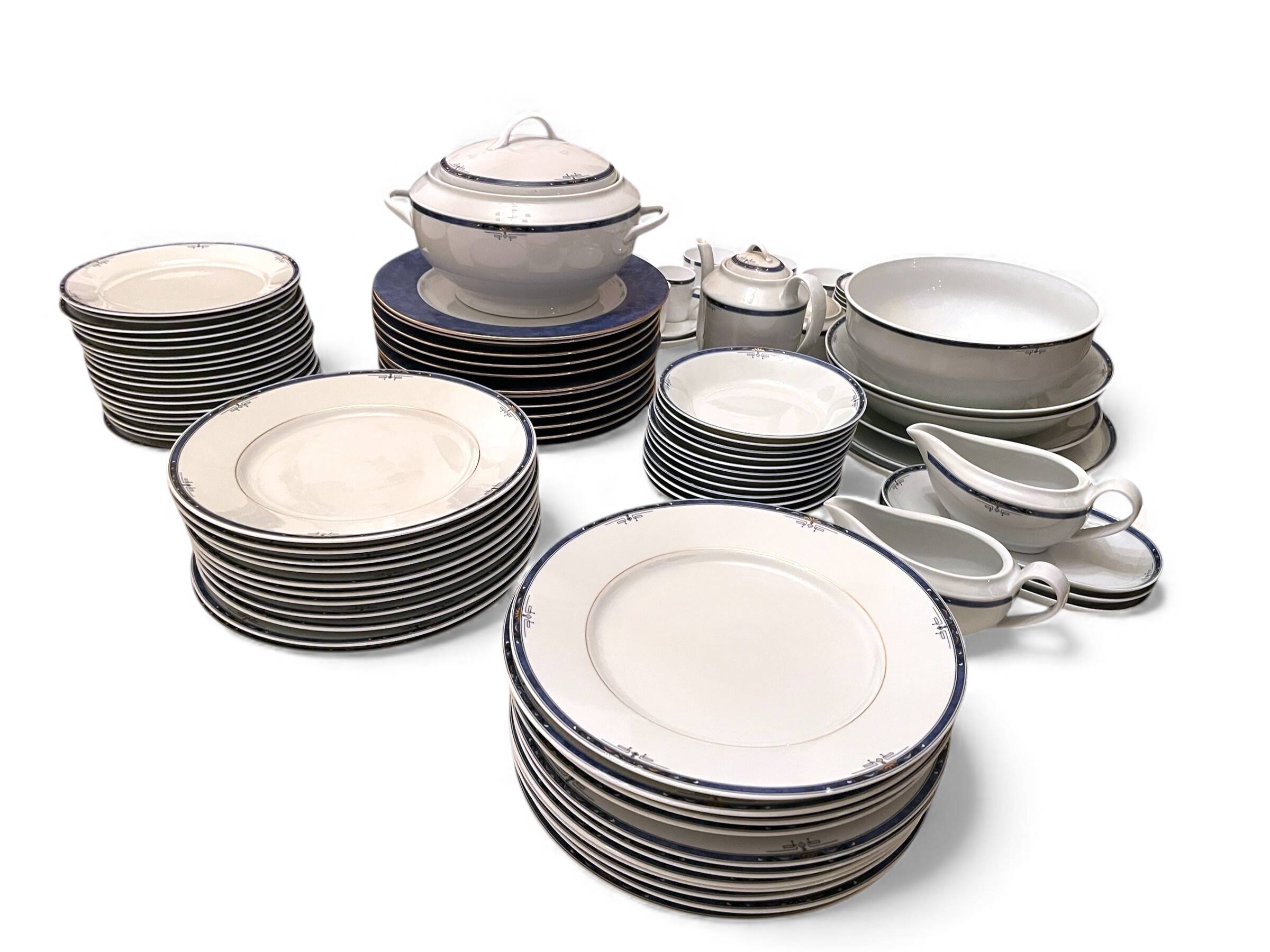 Tableware, complete 94-piece Limoges porcelain dinner service, 20th century