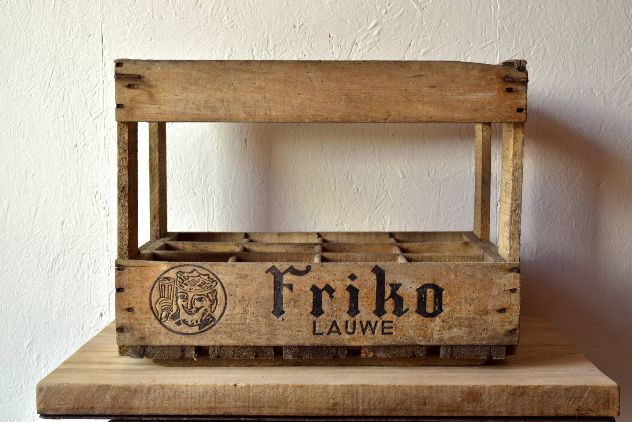 Old wooden rack for 12 bottles - Friko - Brasserie Frik - Belgium