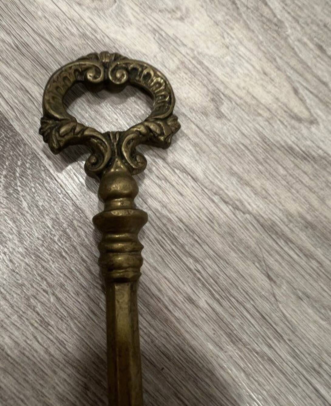 Necessary fireplace set in brass or bronze