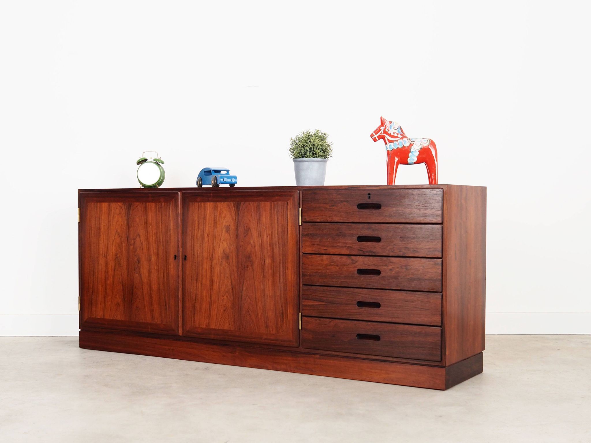 Enfilade en palissandre, design danois, années 1970, designer : Kai Winding