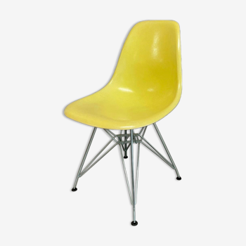 DAX dining side shell chair by Charles & Ray Eames